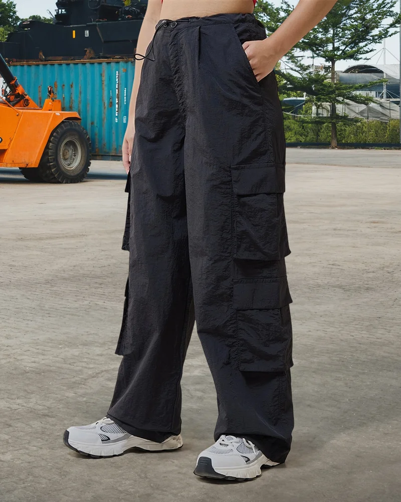 بيواكوف Women's Black Baggy Oversized Cargo Parachute Pants